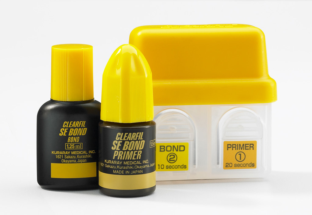 БондClearfil SE Bond Introductory Kit 1,5 мл + 1,25 мл